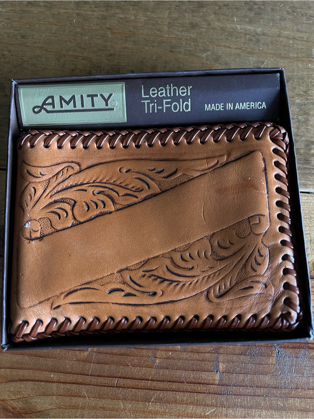 New Vintage Amity Leather Tri-Fold Wallet - Brown
